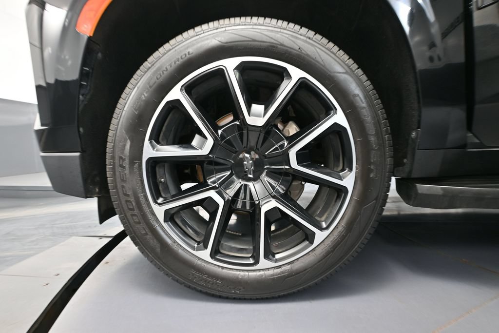 Used 2023 Chevrolet Suburban RST AWD/4WD image 18