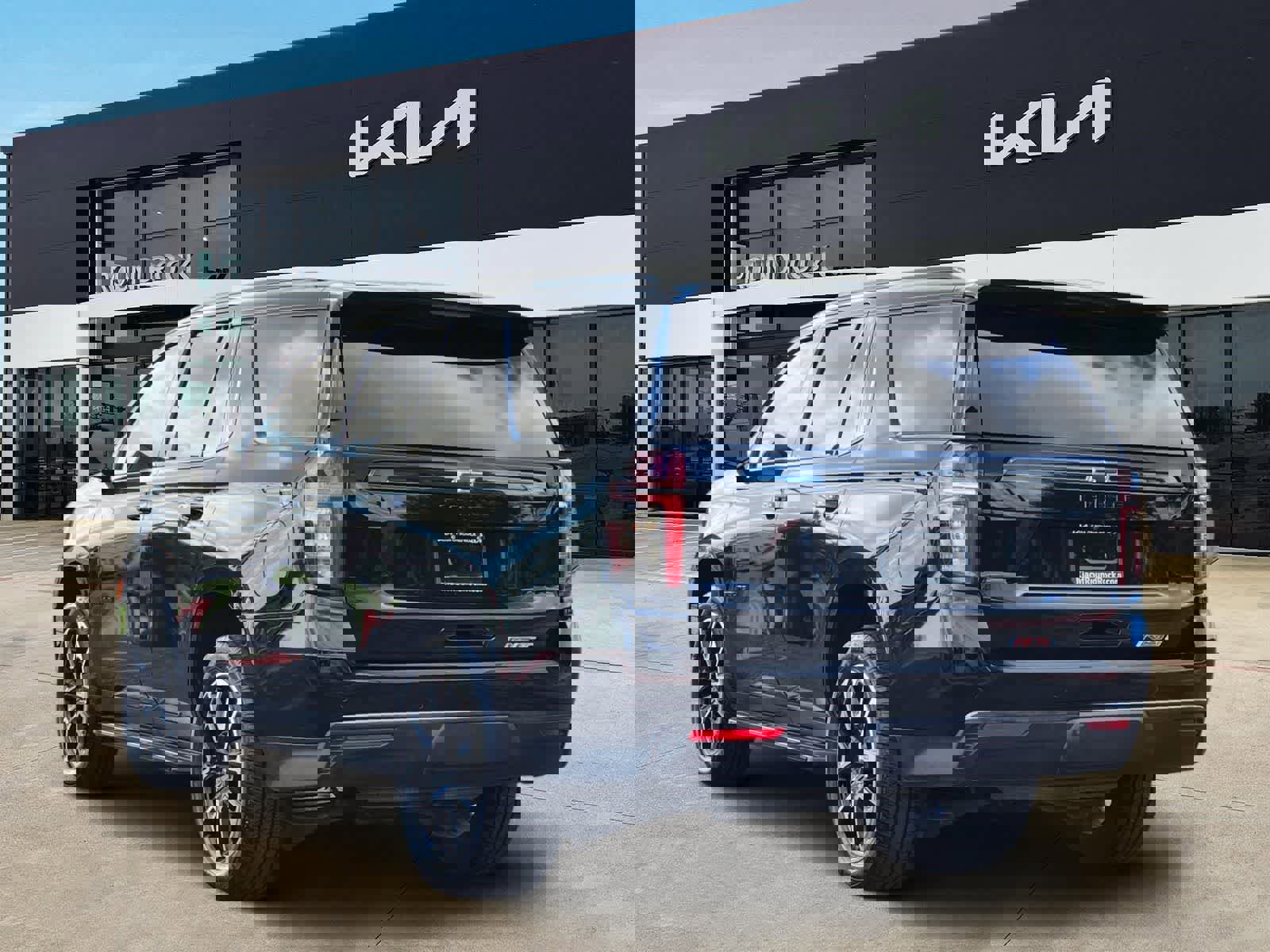 Used 2022 Chevrolet Tahoe RST w/ Luxury Package image 5