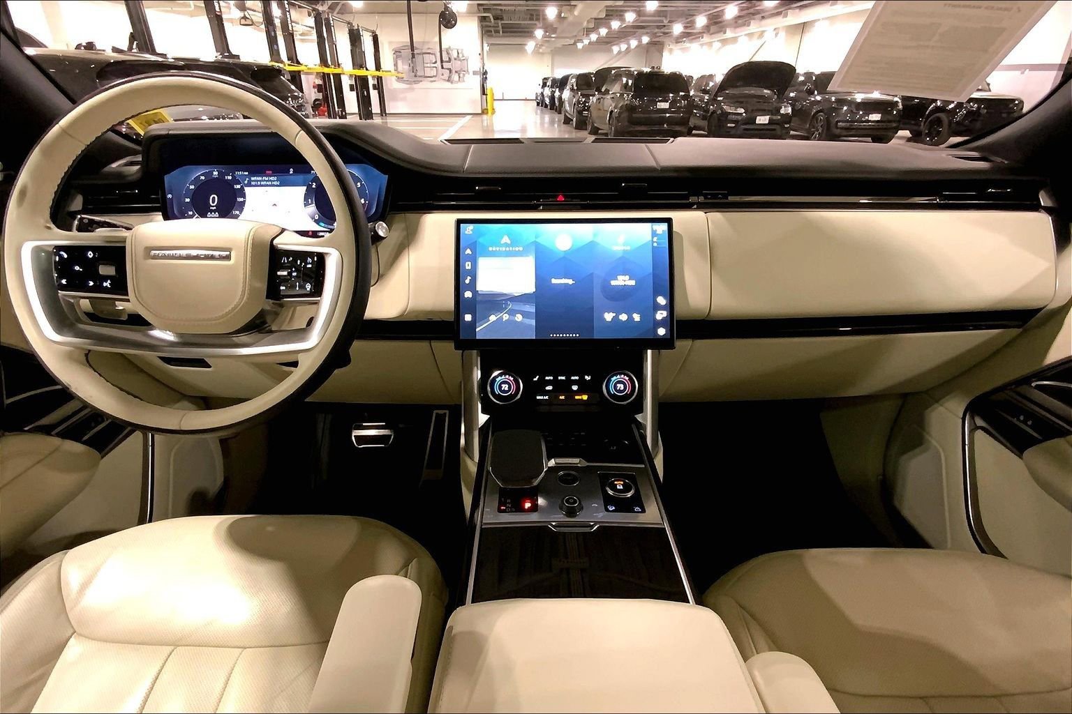 Used 2023 Land Rover Range Rover SE AWD/4WD image 15
