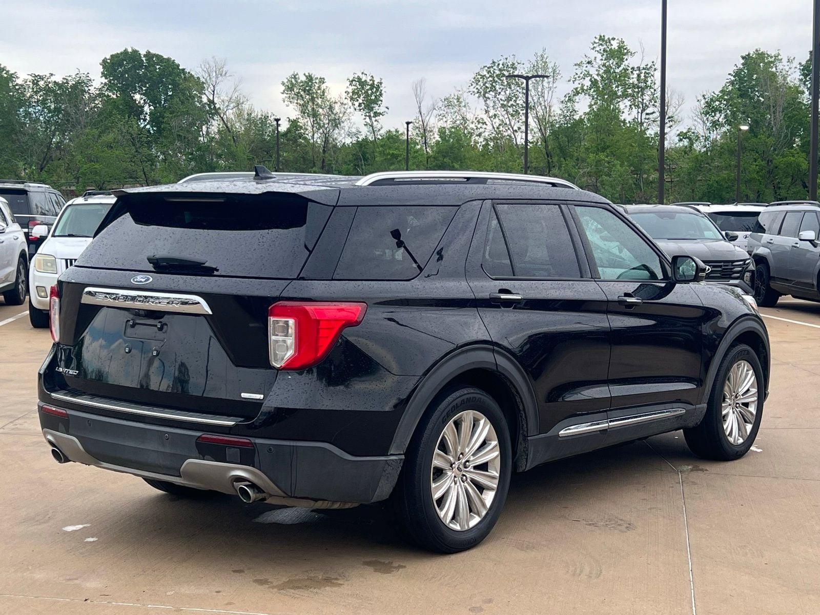 Used 2020 Ford Explorer Limited RWD image 11