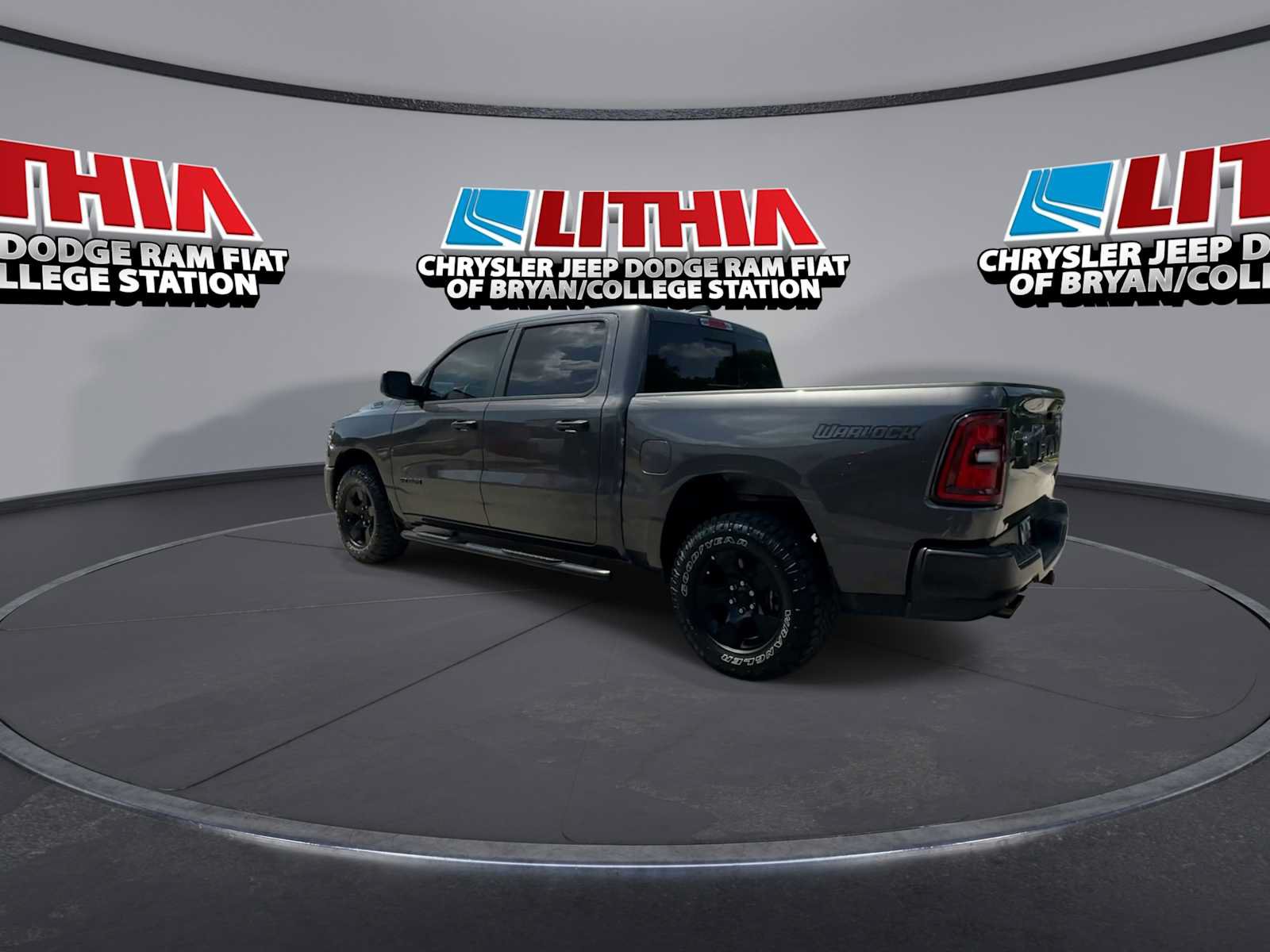Used 2025 RAM 1500 Warlock AWD/4WD image 6