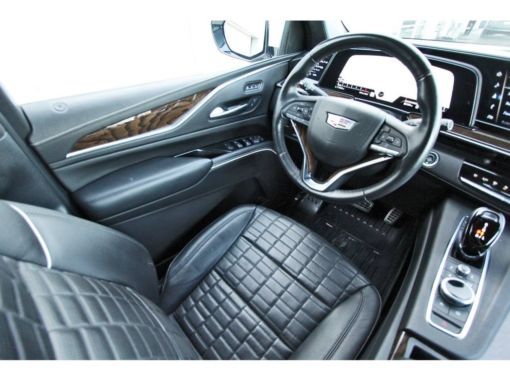Used 2022 Cadillac Escalade ESV Sport Platinum AWD/4WD image 9
