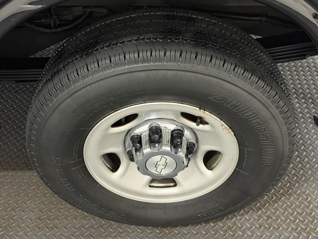 Used 2016 Chevrolet Express 3500 LT w/ LT Preferred Equipment Group RWD image 18