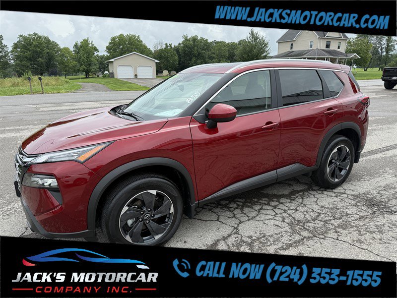 Used 2025 Nissan Rogue SV w/ SV Premium Package image 2