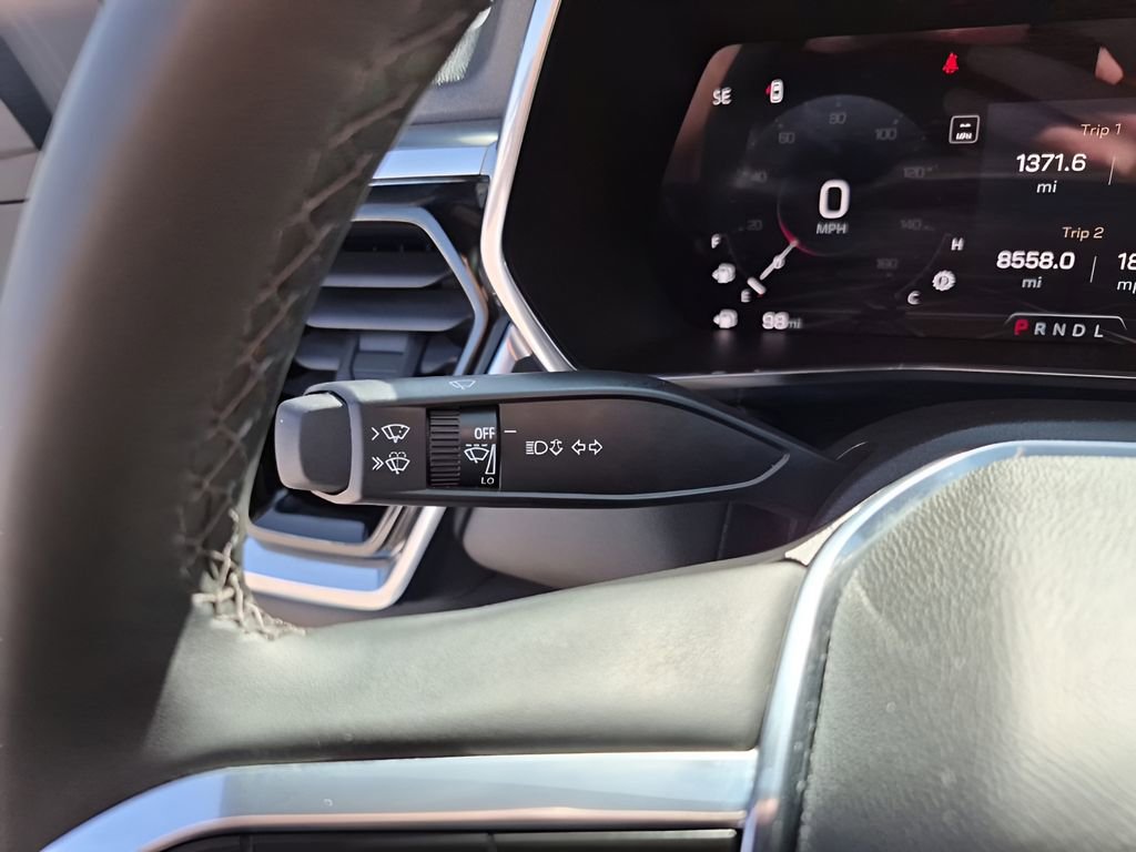 Used 2024 GMC Canyon Elevation image 35