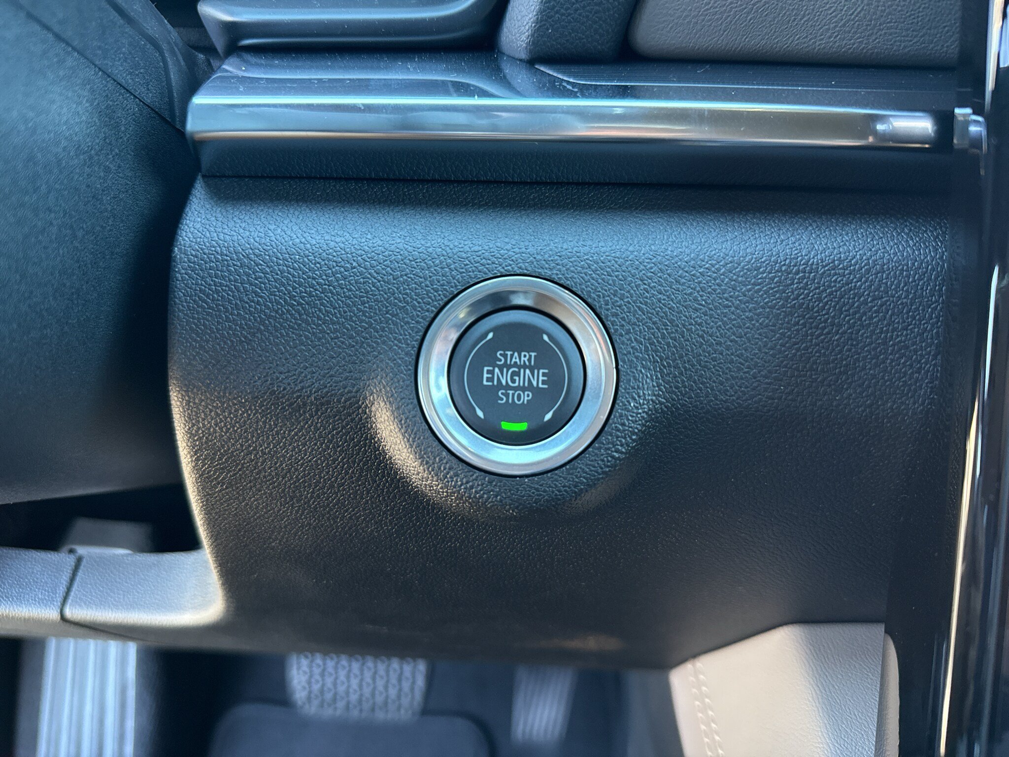 New 2027 GMC Terrain Elevation w/ Elevation Premium Package FWD image 13