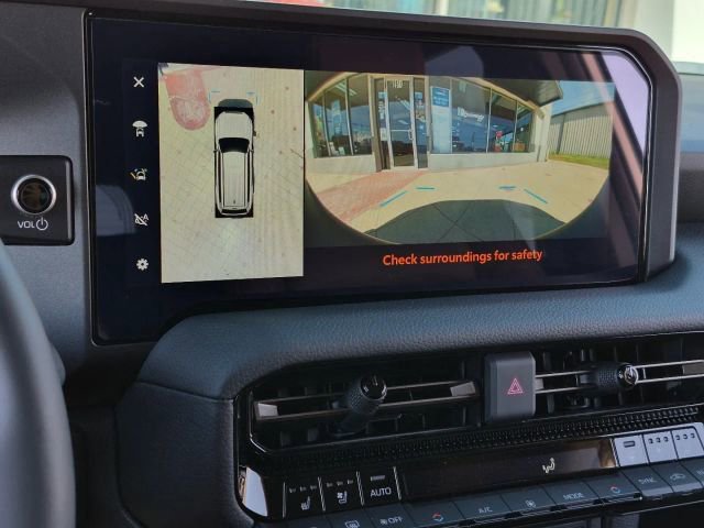 Used 2025 Toyota Land Cruiser w/ Premium Package image 27