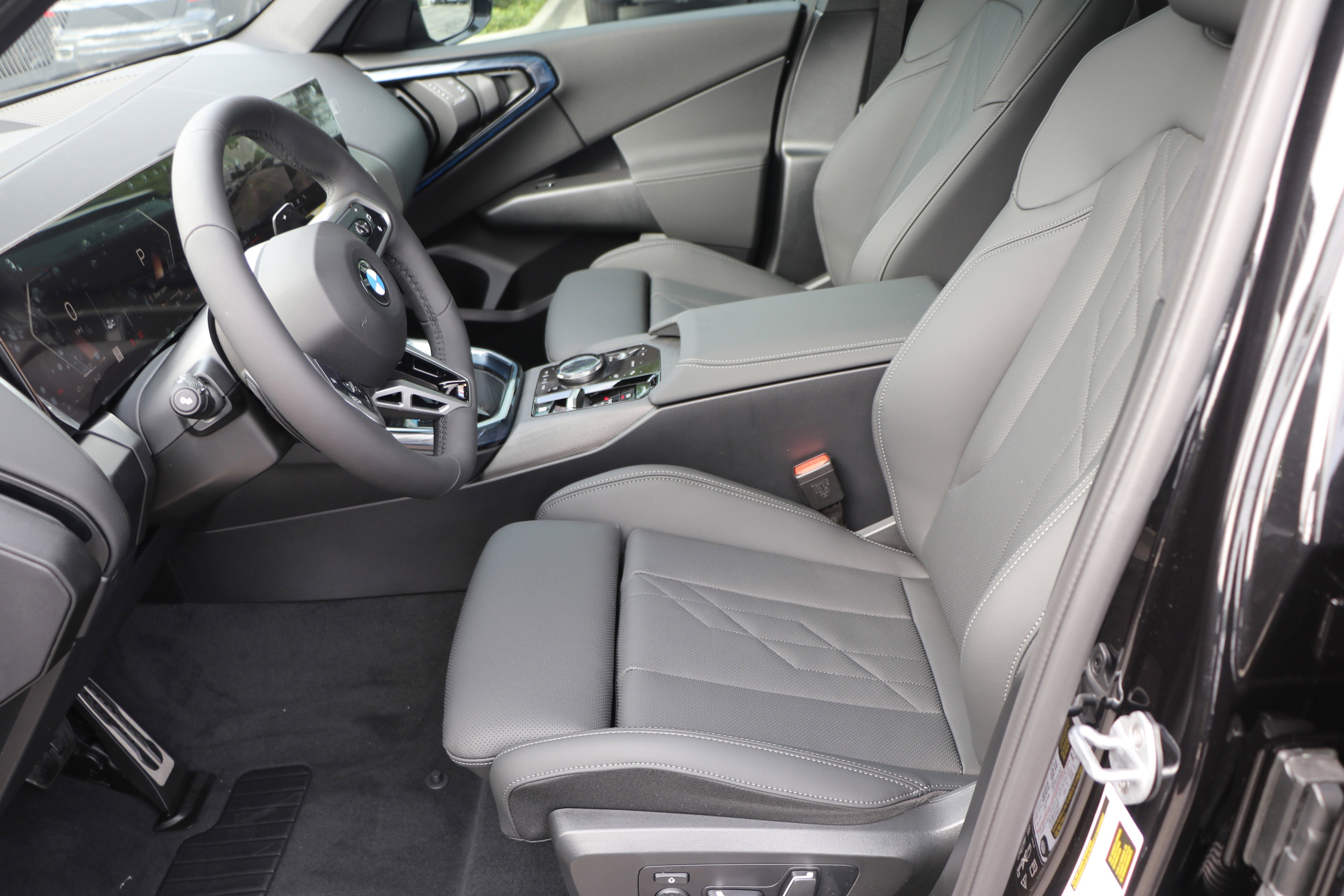 Certified 2025 BMW X3 xDrive30i w/ Premium Package image 9