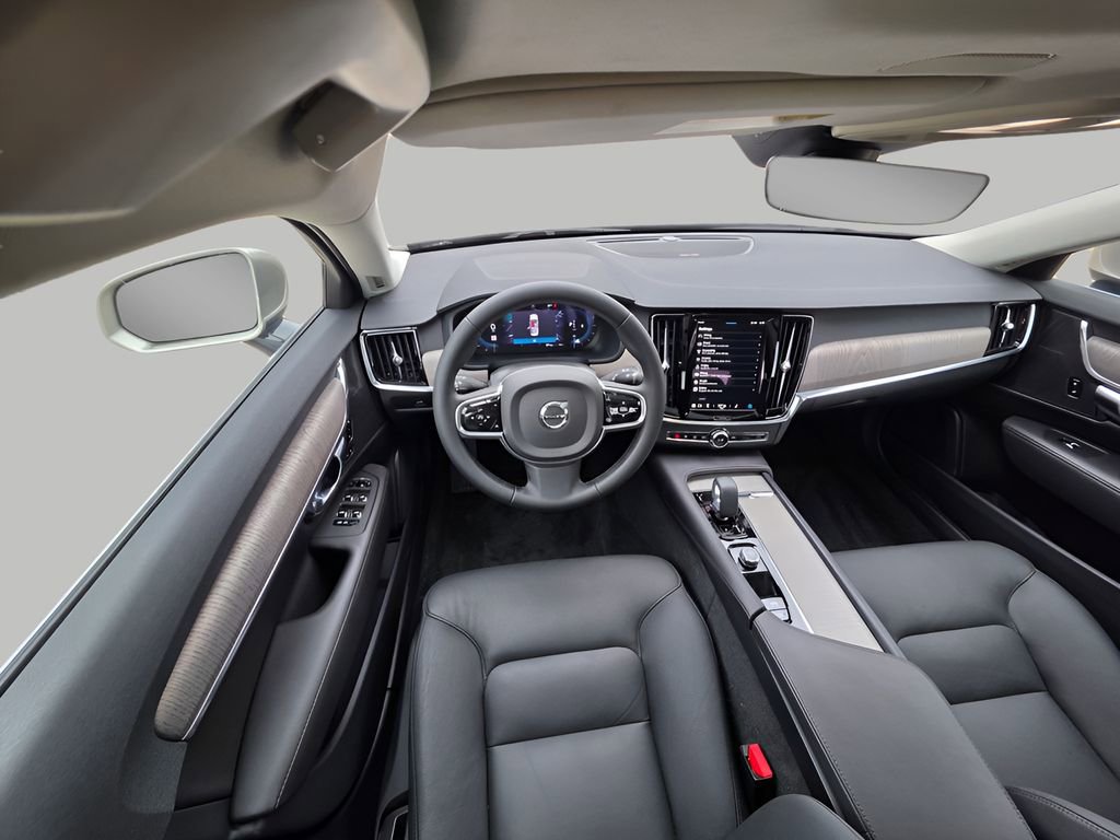 Used 2025 Volvo S90 B6 Plus w/ Protection Package Premier image 15