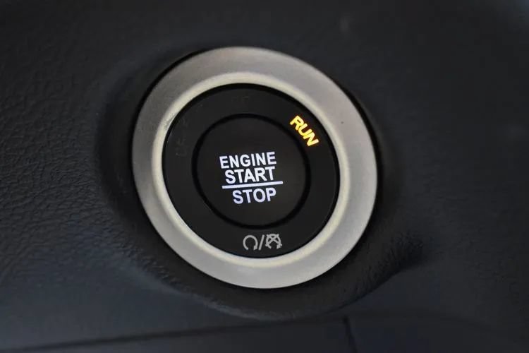 Used 2025 Chrysler Pacifica Select FWD image 29