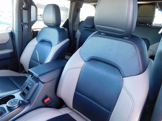 Used 2023 Ford Bronco Wildtrak image 16