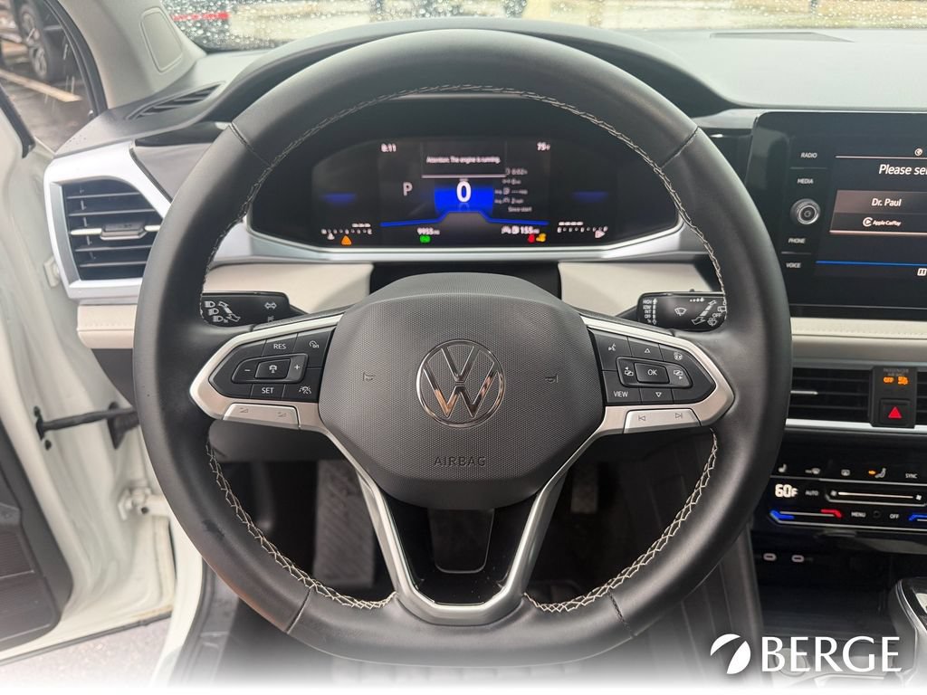 Used 2025 Volkswagen Taos SE FWD image 17