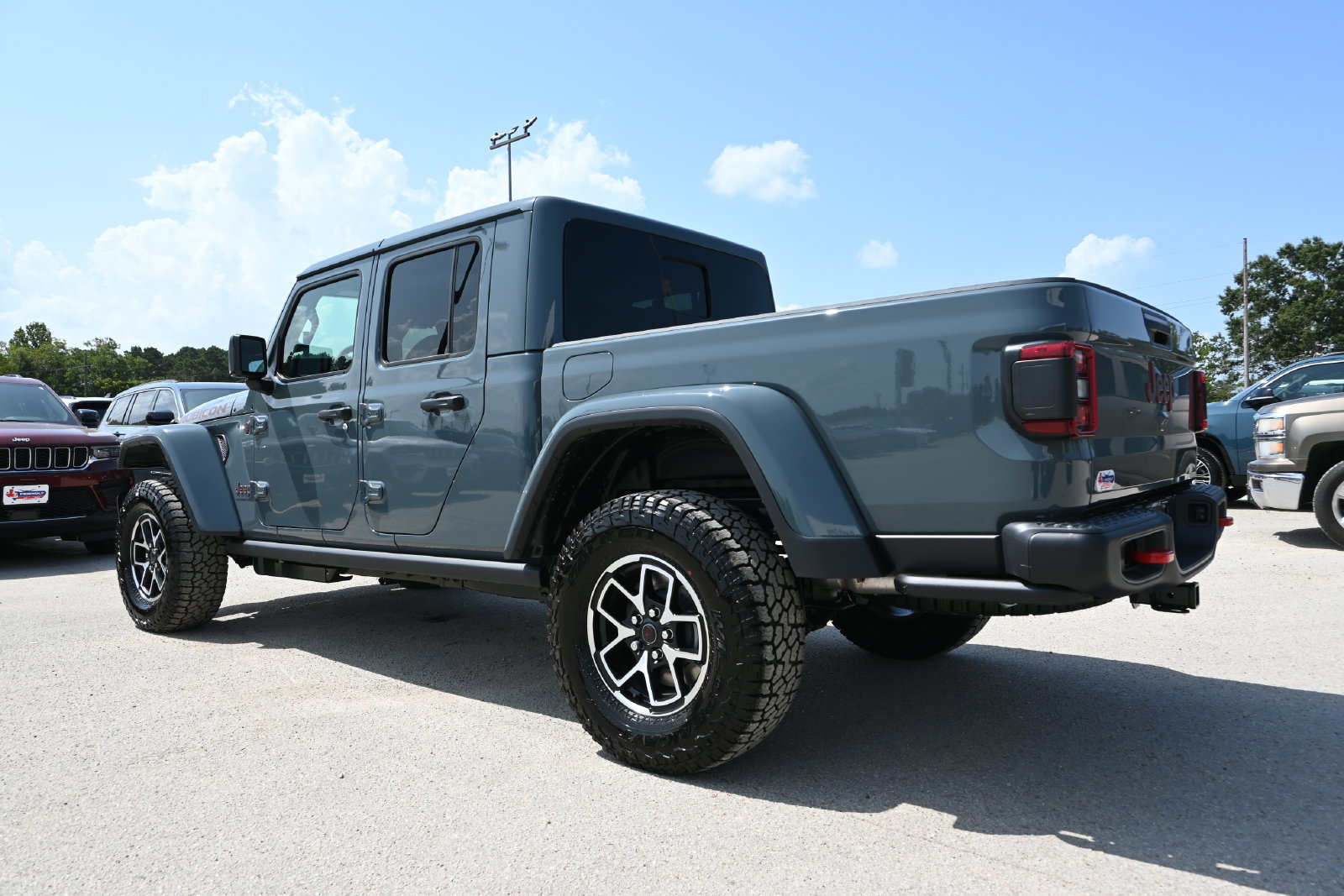New 2026 Jeep Gladiator Rubicon w/ Steel Power Dome Hood Package AWD/4WD image 2