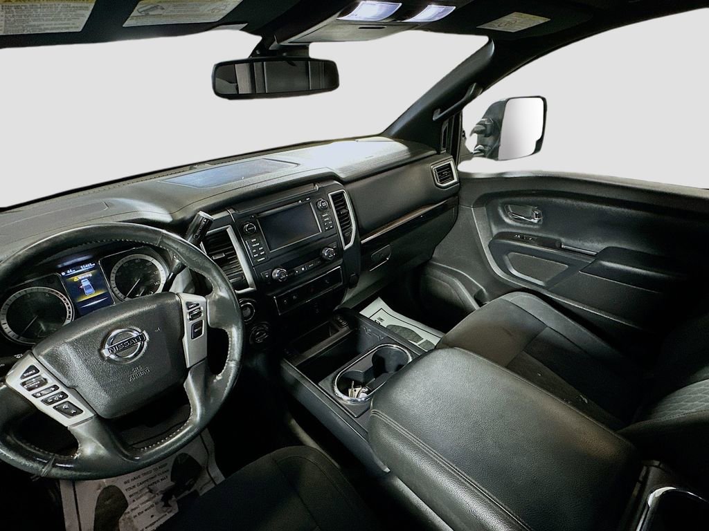 Used 2018 Nissan Titan SV w/ SV Convenience Package AWD/4WD image 22