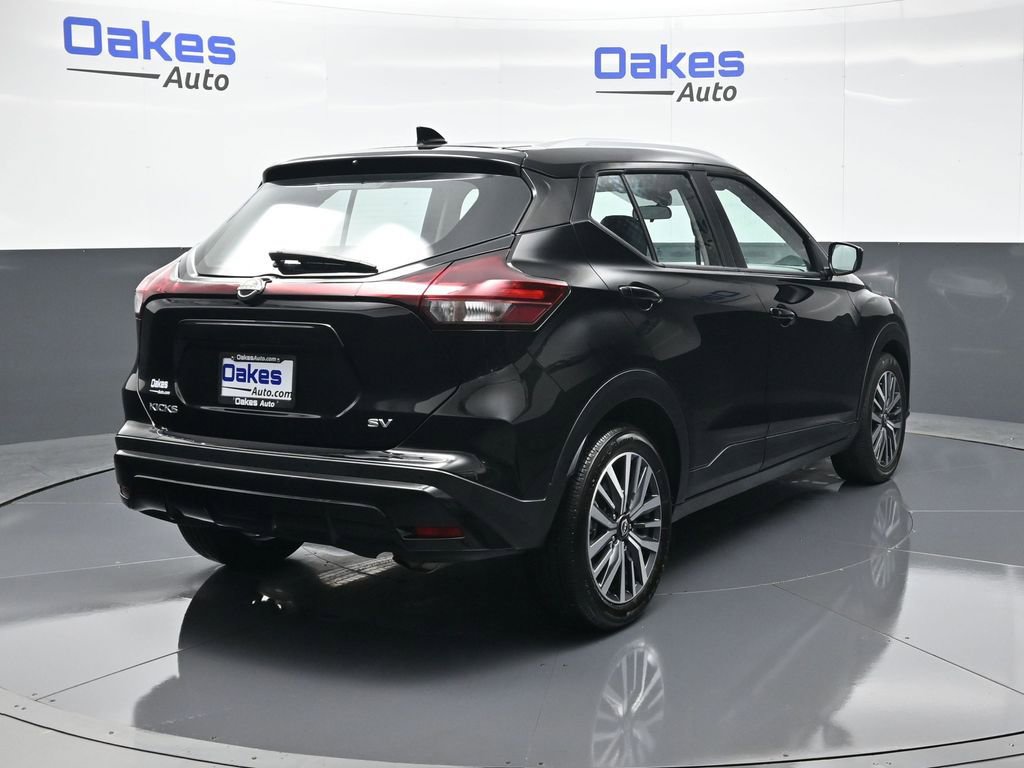 Used 2024 Nissan Kicks SV image 8