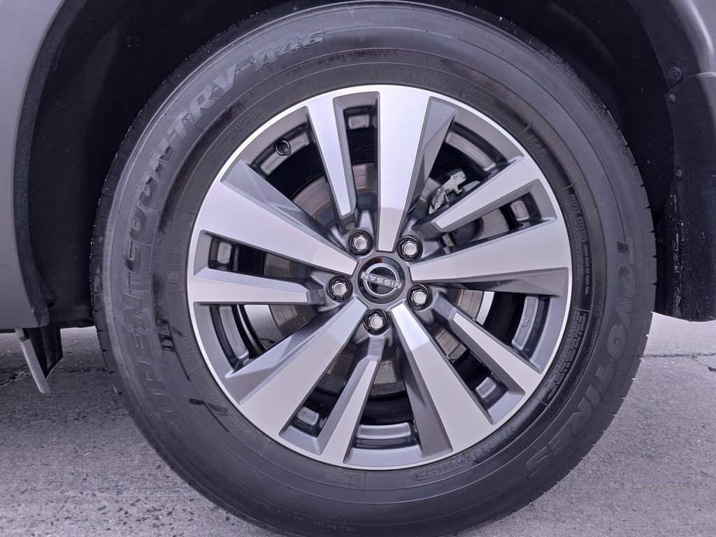 Used 2023 Nissan Pathfinder SL w/ Black Appearance Package image 39