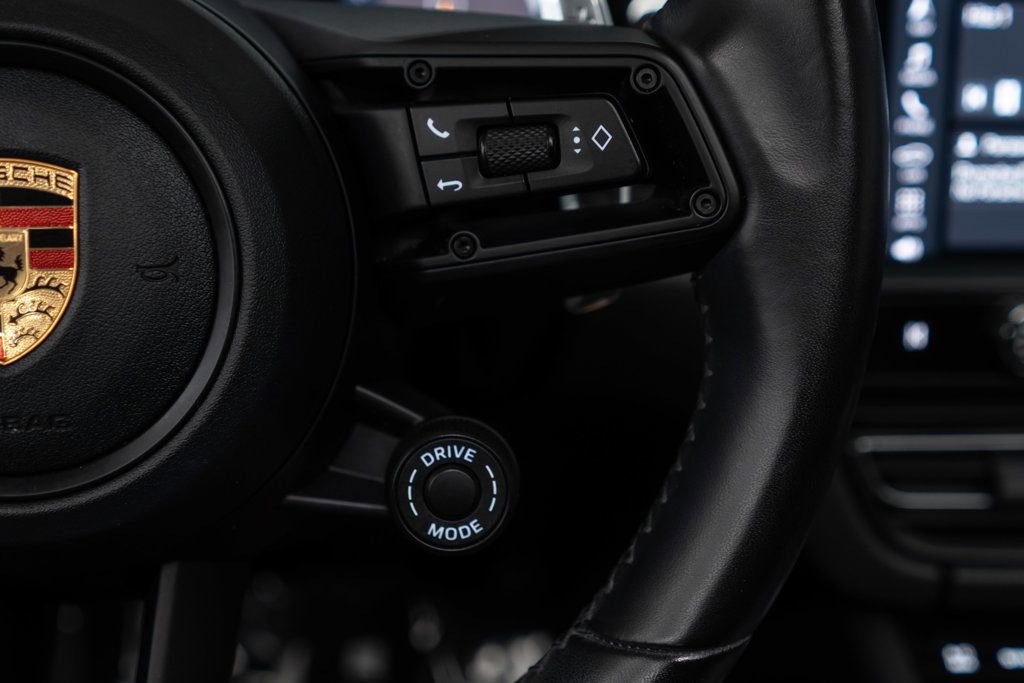 Used 2023 Porsche Macan Turbo image 20