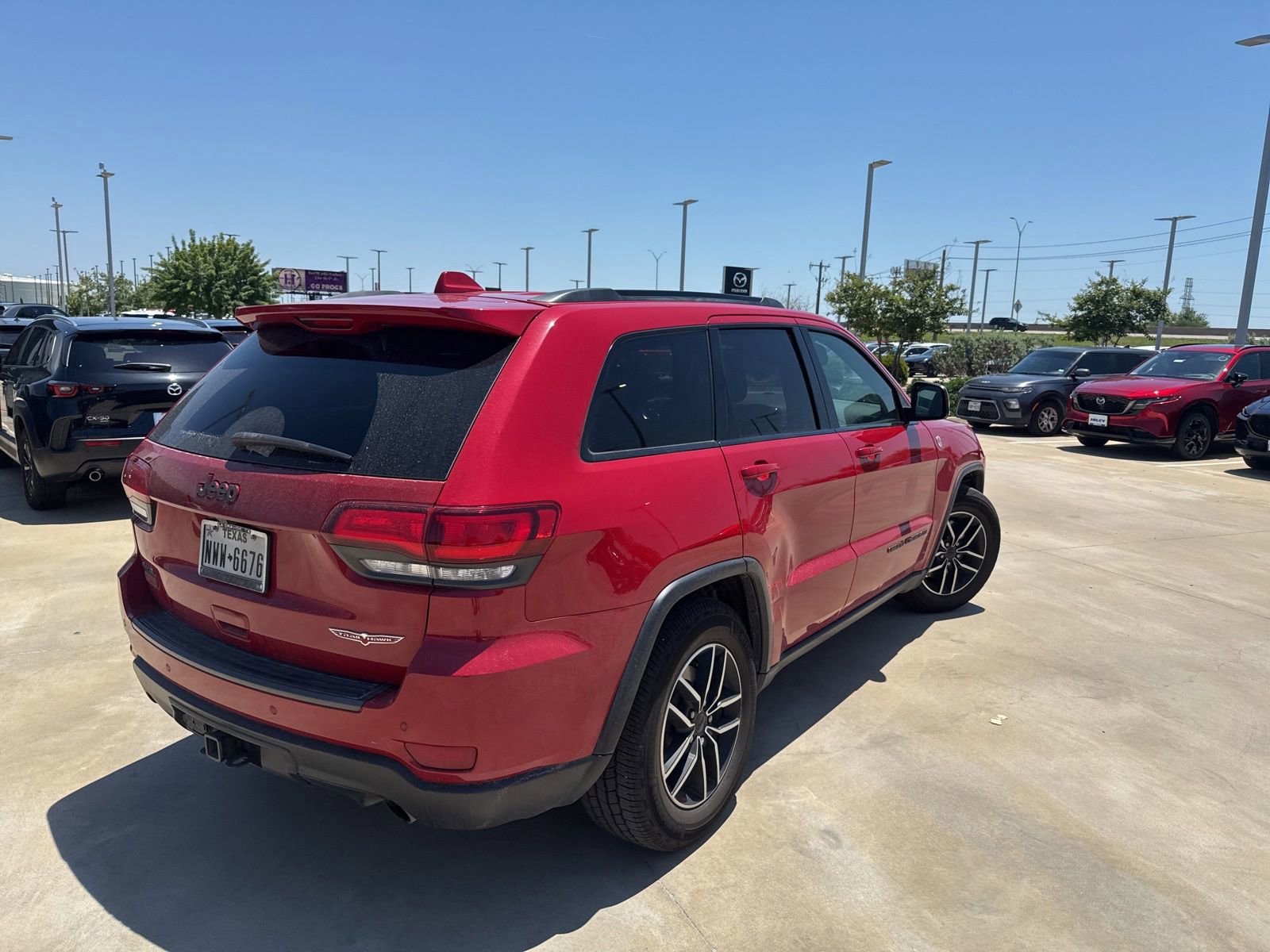 Used 2021 Jeep Grand Cherokee Trailhawk AWD/4WD image 11