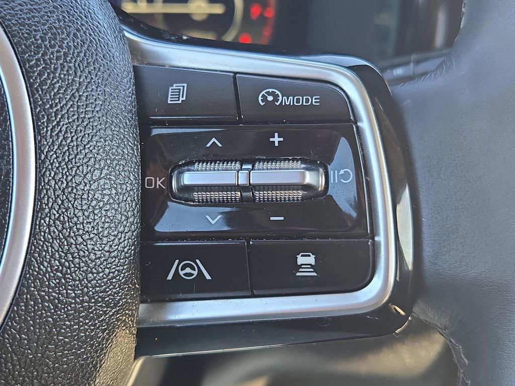 Certified 2023 Kia Sorento SX image 32