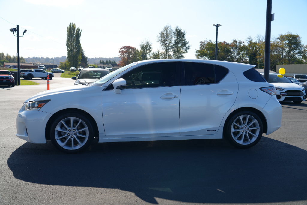 Used 2013 Lexus CT 200h w/ Premium Pkg w/Navigation FWD image 11