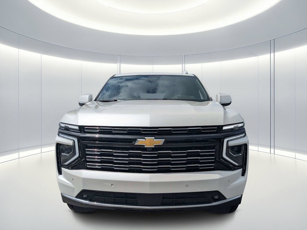 Used 2025 Chevrolet Suburban High Country AWD/4WD image 9