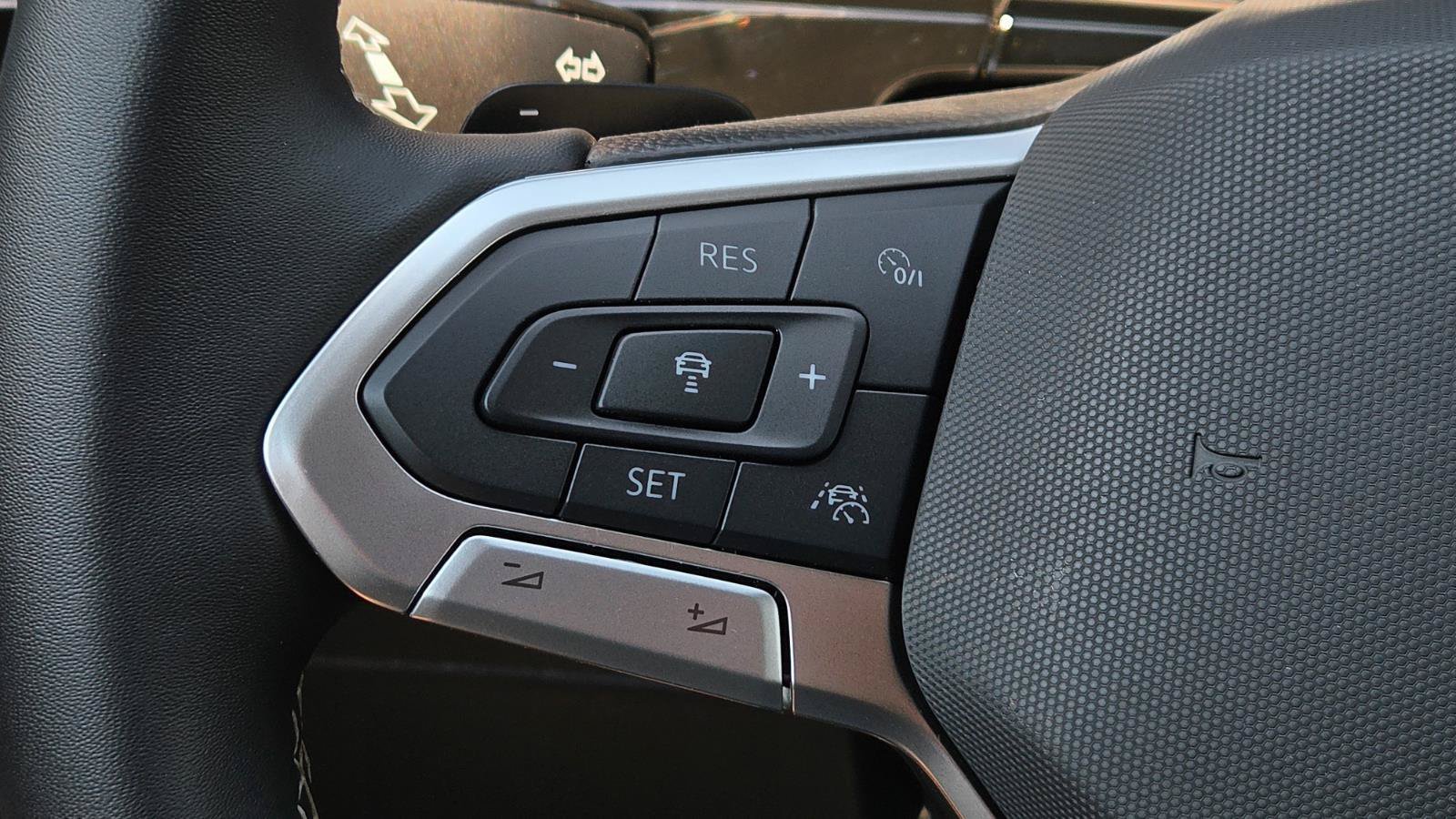Used 2026 Volkswagen Atlas SE FWD image 26