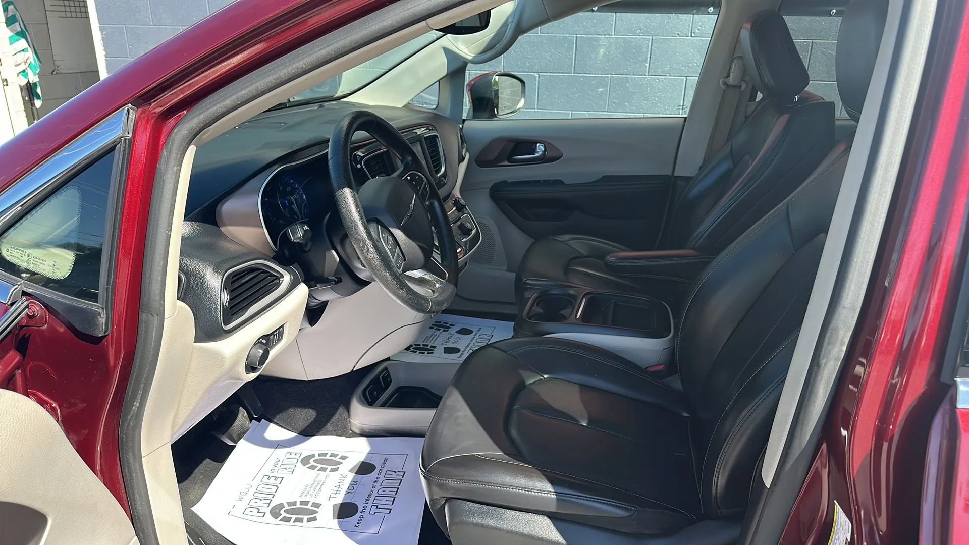 Used 2021 Chrysler Voyager Lxi image 18