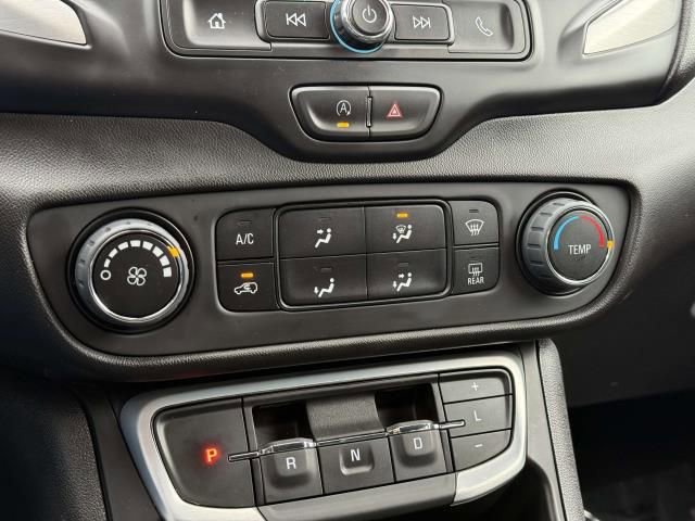 Used 2024 GMC Terrain SLE image 25