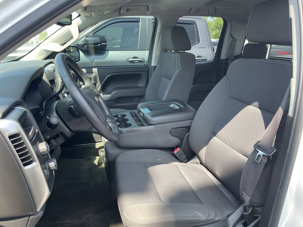 Used 2017 Chevrolet Silverado 1500 LT w/ All Star Edition AWD/4WD image 7