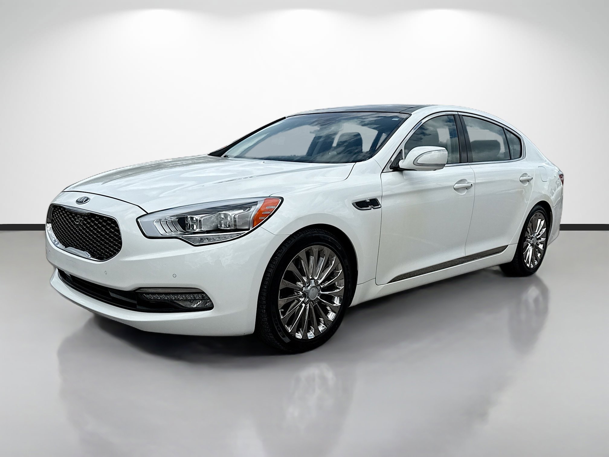 Used 2017 Kia K900 Luxury image 7