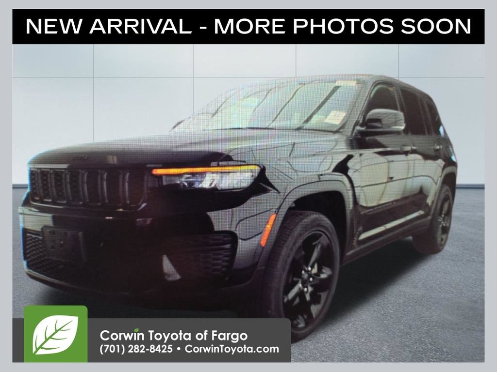 Used 2023 Jeep Grand Cherokee Altitude