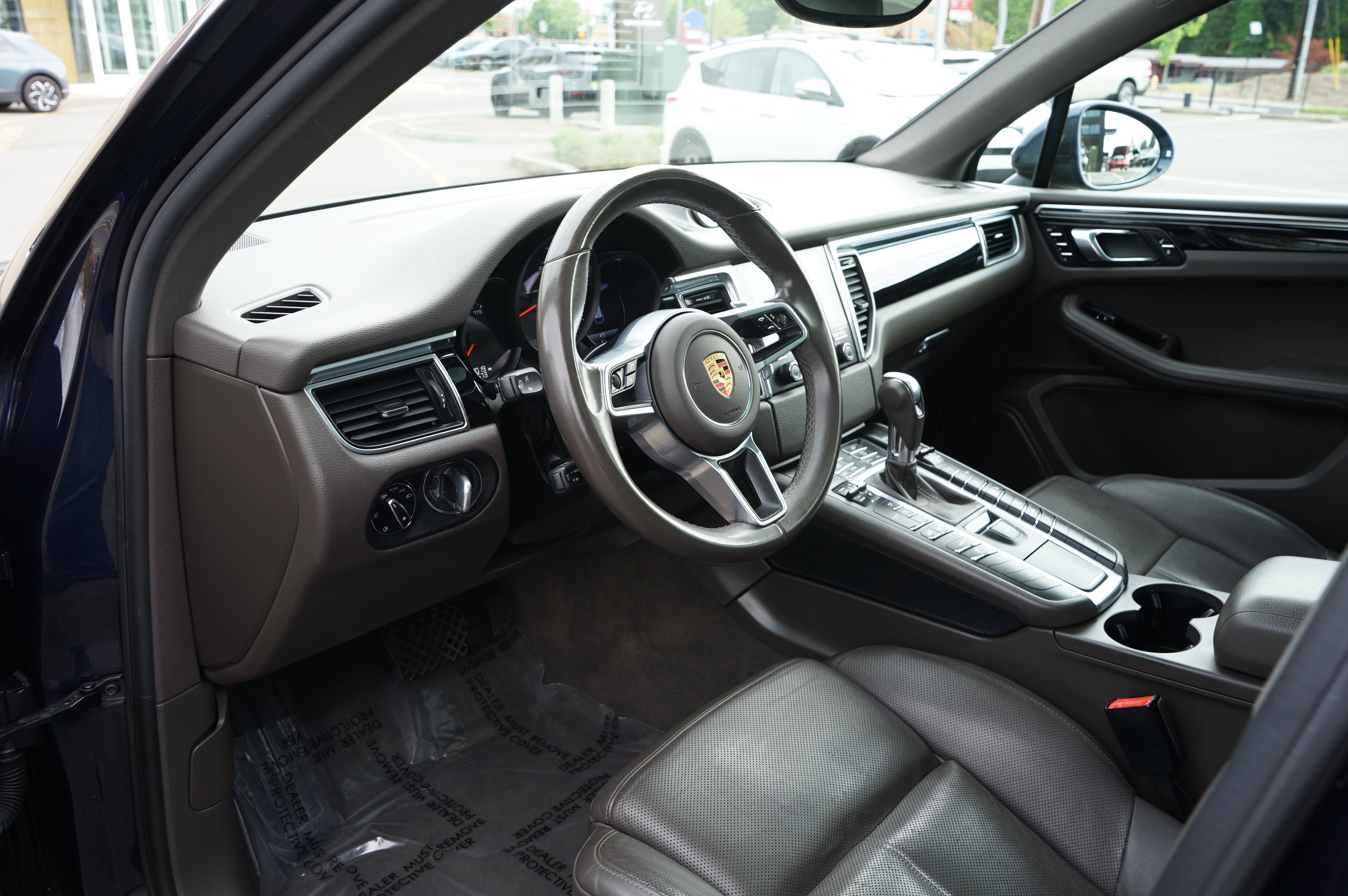 Used 2017 Porsche Macan AWD/4WD image 20