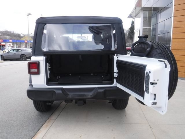 Used 2025 Jeep Wrangler Sport image 39
