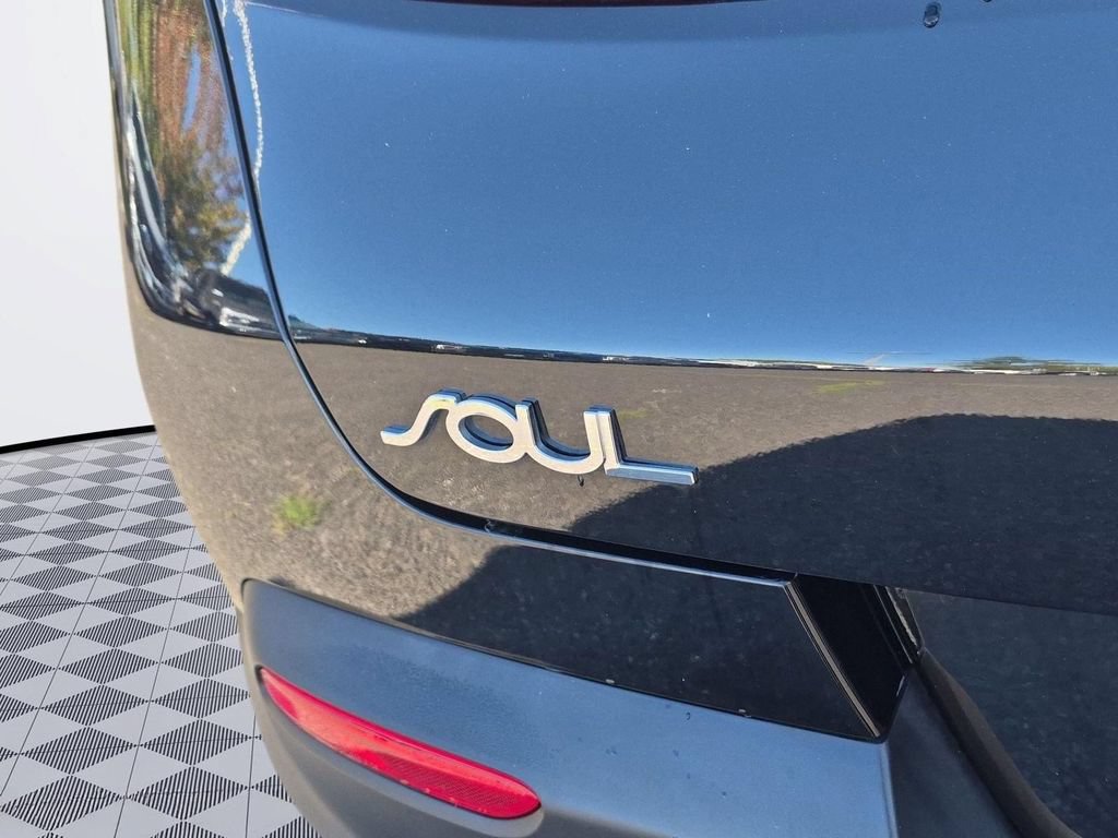 Used 2021 Kia Soul LX FWD image 24