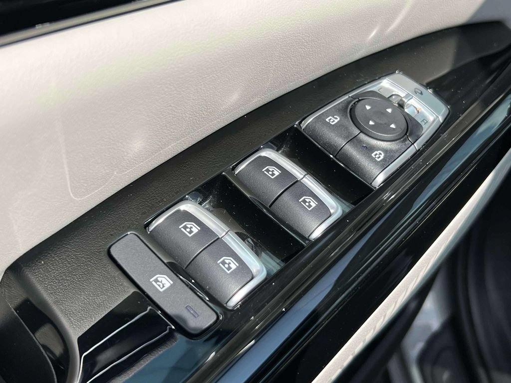 Certified 2024 Kia Carnival SX Prestige FWD image 17