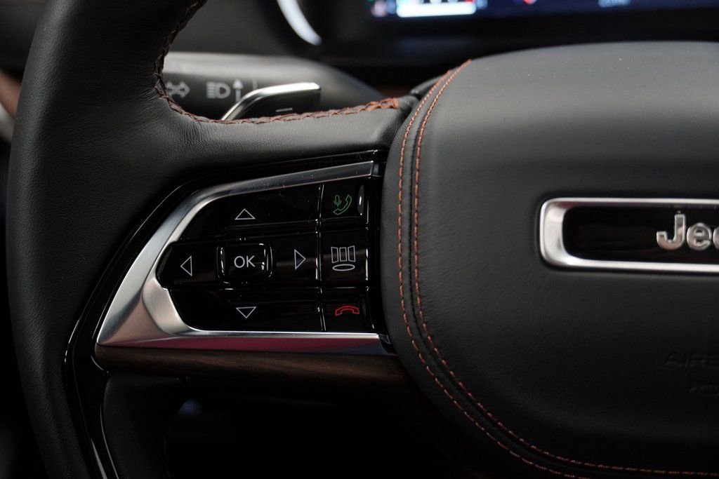 New 2025 Jeep Grand Cherokee L Summit w/ Obsidian Package image 27