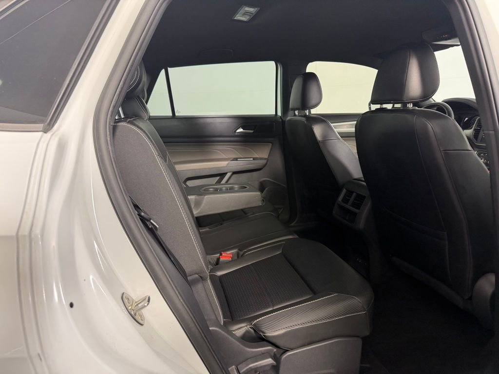 Used 2021 Volkswagen Atlas Cross Sport SE w/ 20" Black Wheels Package FWD image 28