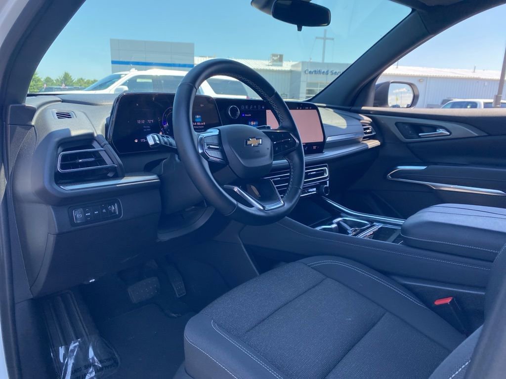 Used 2024 Chevrolet Traverse LT image 20