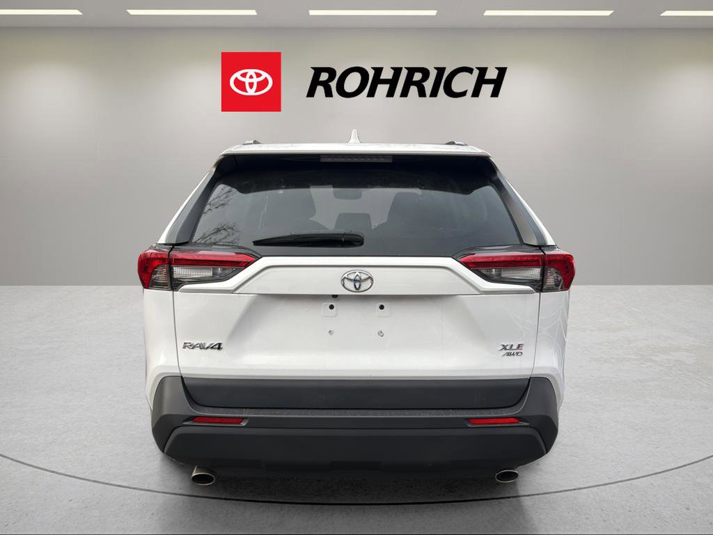 Used 2022 Toyota RAV4 XLE image 6