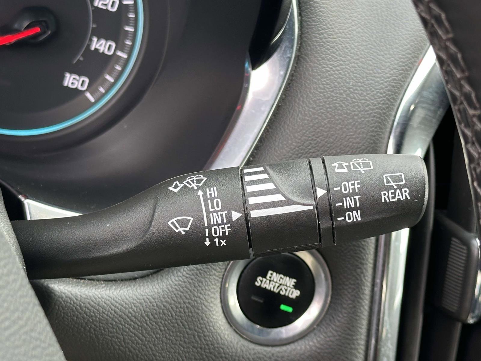 Used 2023 Chevrolet Traverse LT image 24