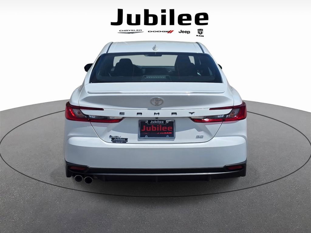 Used 2025 Toyota Camry SE FWD image 3