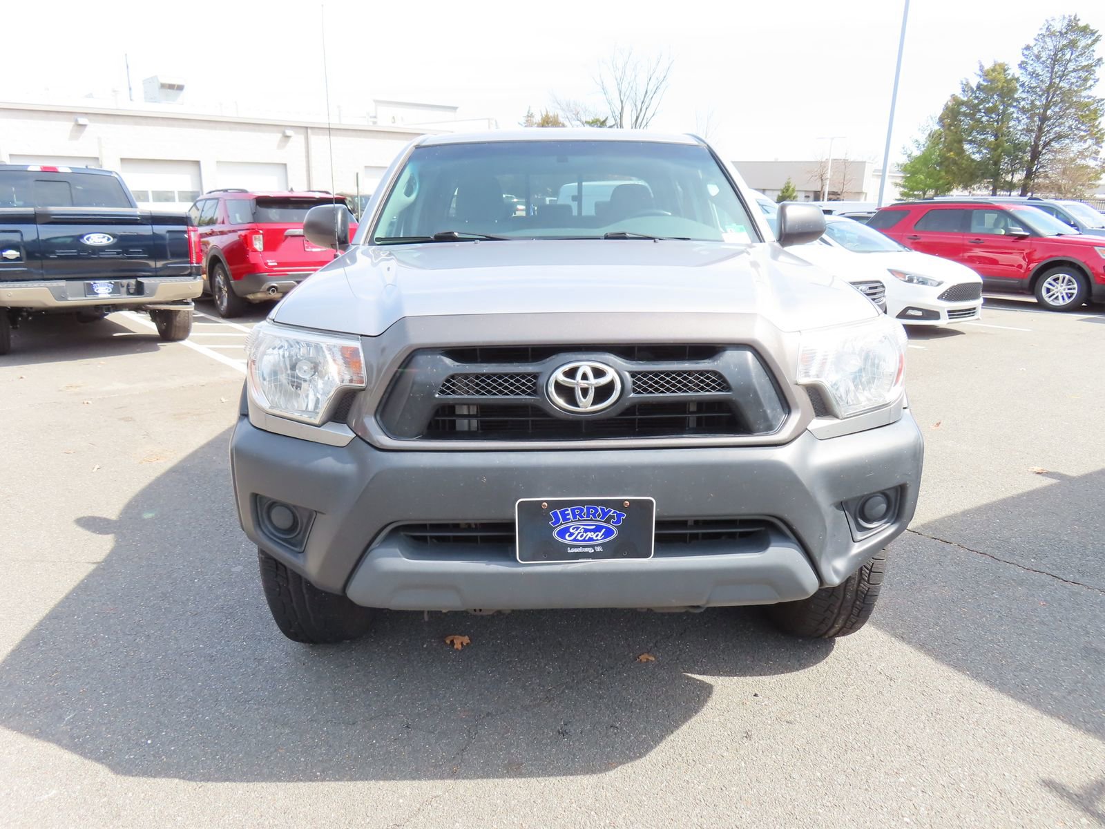 Used 2015 Toyota Tacoma PreRunner w/ Convenience Package image 2