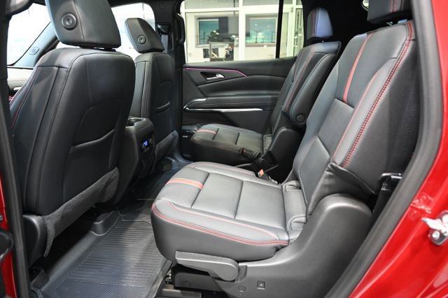 New 2026 Chevrolet Traverse RS w/ LPO, Floor Liner Package AWD/4WD image 11