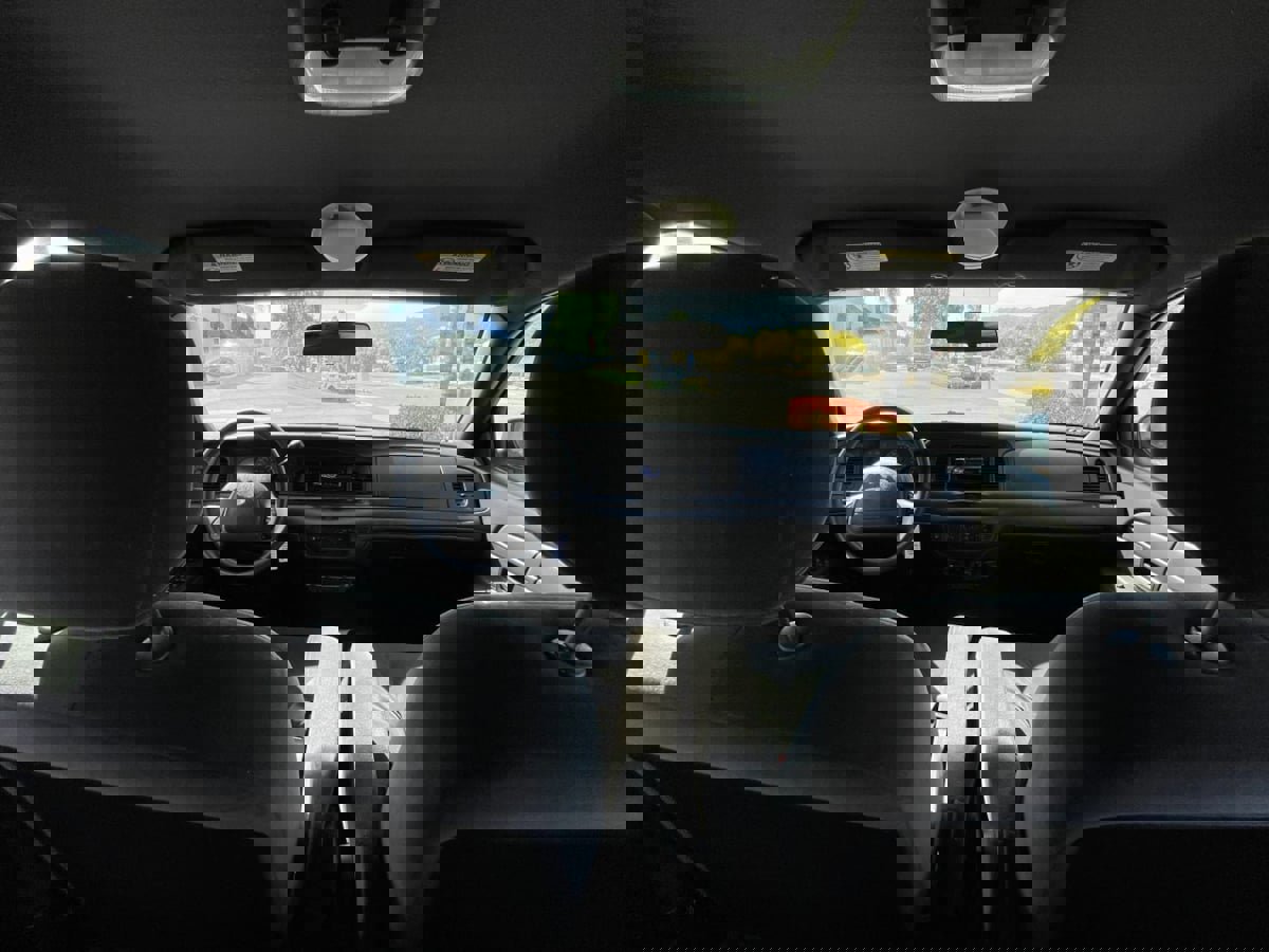 Used 2004 Ford Crown Victoria Police Interceptor RWD image 12