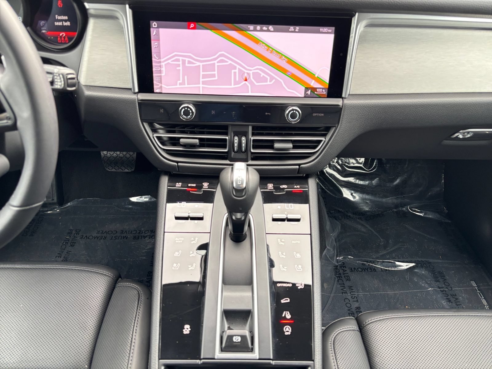 Used 2026 Porsche Macan AWD/4WD image 15