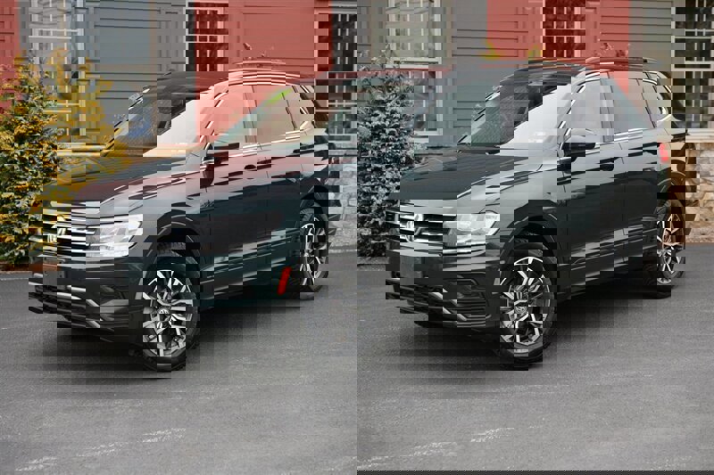 Used 2019 Volkswagen Tiguan SE image 1
