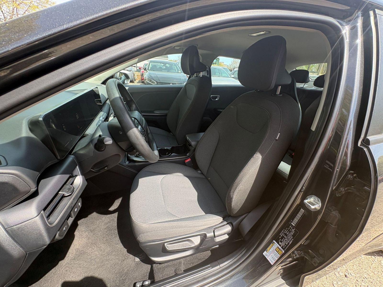 Used 2025 Kia K4 FWD image 34