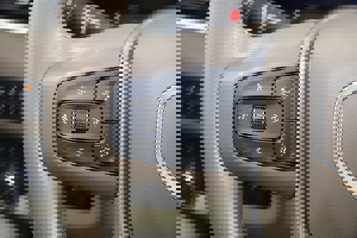 Used 2024 GMC Yukon Denali w/ Denali Reserve Package image 34