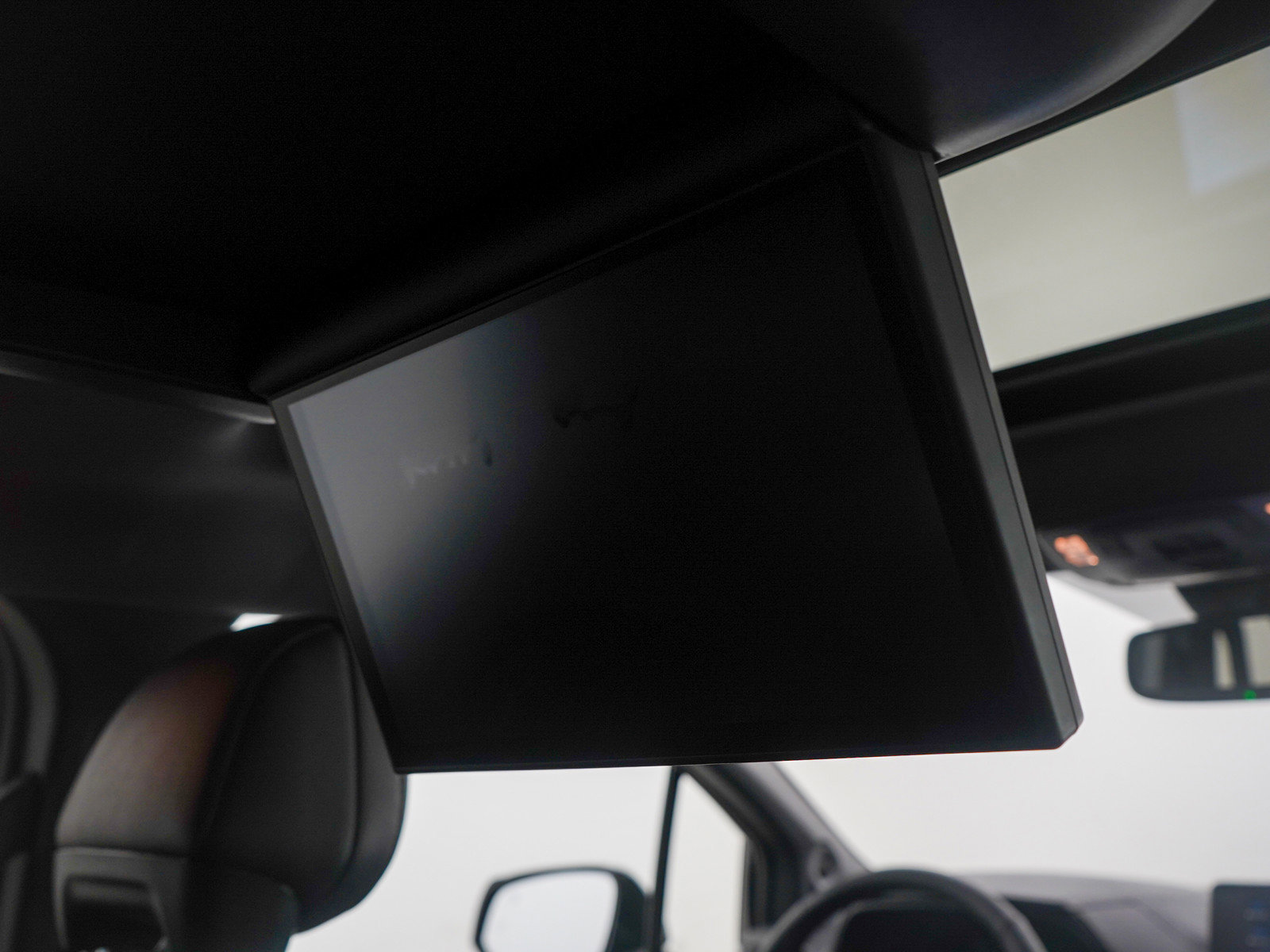 Used 2023 Toyota Sienna XLE Woodland Edition image 14