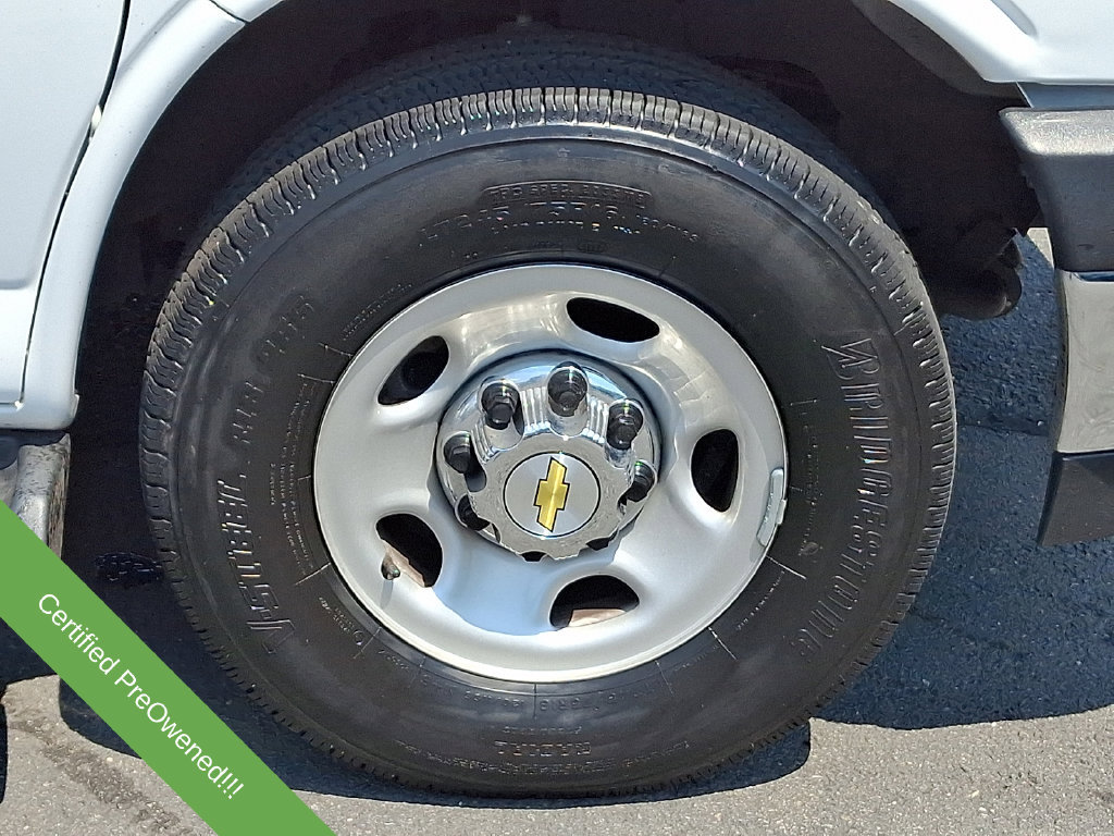 Used 2025 Chevrolet Express 3500 LT w/ LT Preferred Equipment Group RWD image 9